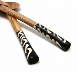 2-Pieces Olive Wood Serving Set with Bone Handles, Boomerang Batik by Global Crafts -Flatware Sales Store brown cream serving sets kwf009 bmr gwh 1f 1000